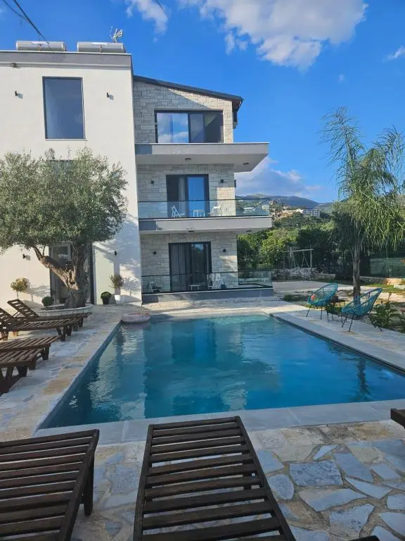 Villa Tonia Livadh Himare