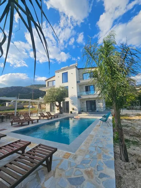 Villa Tonia Livadh Himare